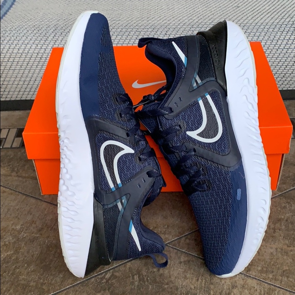 NIKE LEGEND REACT 2 midnight navy/pure platinum - Picture 6 of 16